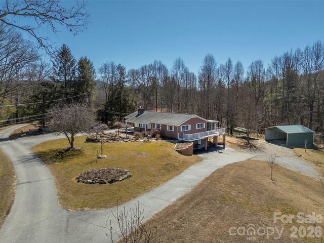 590 Big Oak Road, Hendersonville, NC 28792