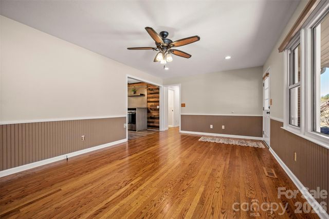 590 Big Oak Road, Hendersonville, NC 28792