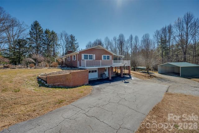 590 Big Oak Road, Hendersonville, NC 28792