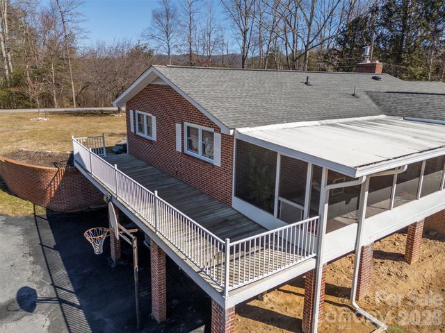 590 Big Oak Road, Hendersonville, NC 28792