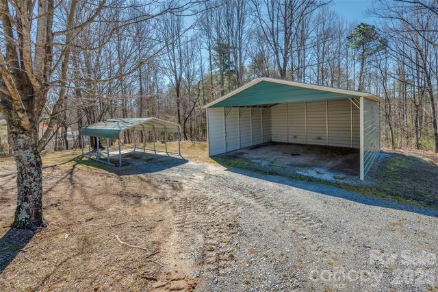 590 Big Oak Road, Hendersonville, NC 28792
