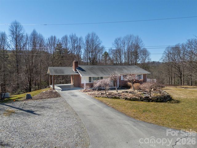 590 Big Oak Road, Hendersonville, NC 28792