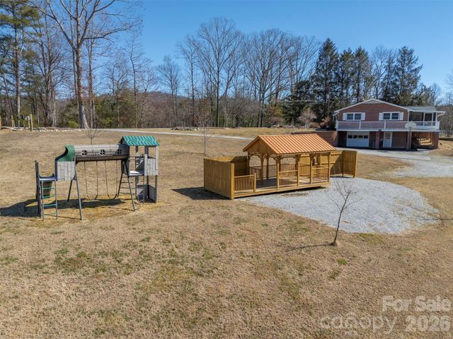 590 Big Oak Road, Hendersonville, NC 28792