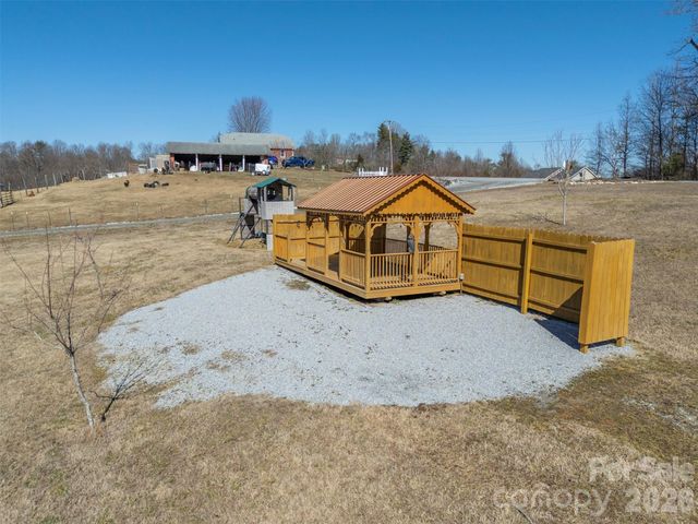 590 Big Oak Road, Hendersonville, NC 28792