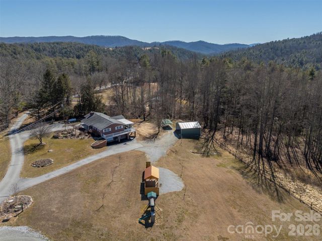 590 Big Oak Road, Hendersonville, NC 28792