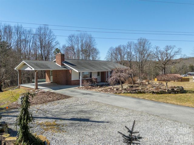590 Big Oak Road, Hendersonville, NC 28792