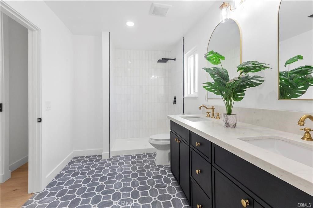Image 11 of property listing at 1781 E Warrenton, Anaheim, CA 92805