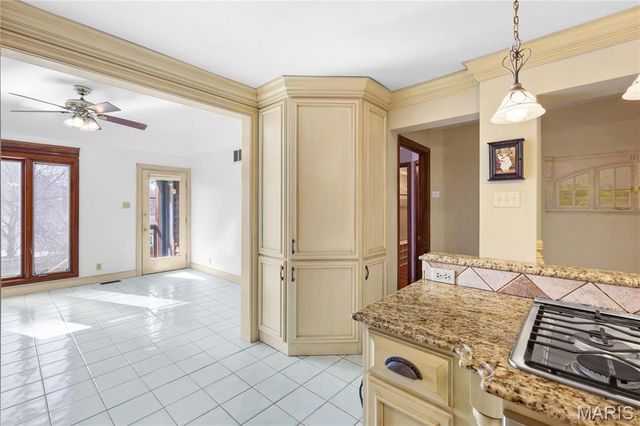 9456 Arban Drive, St Louis, MO 63126