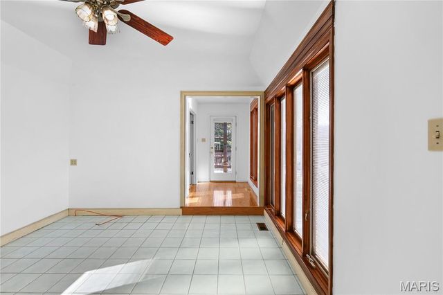 9456 Arban Drive, St Louis, MO 63126