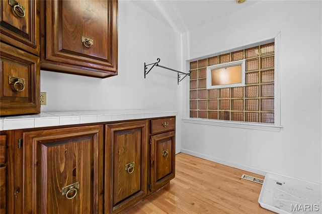 9456 Arban Drive, St Louis, MO 63126