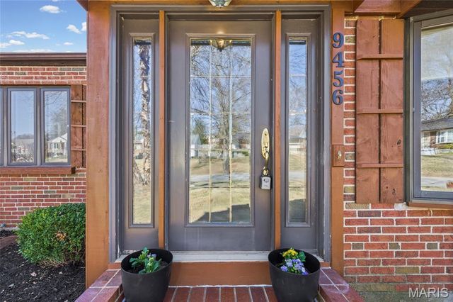 9456 Arban Drive, St Louis, MO 63126