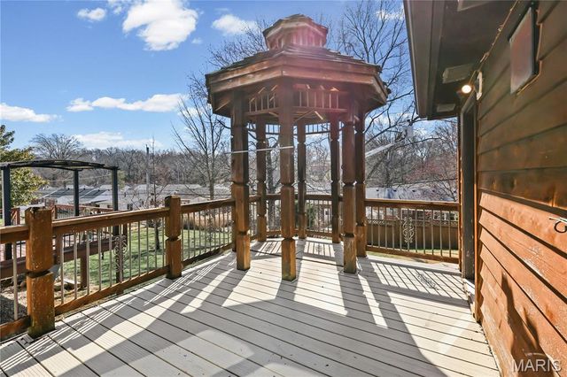 9456 Arban Drive, St Louis, MO 63126