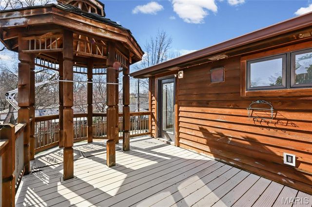 9456 Arban Drive, St Louis, MO 63126