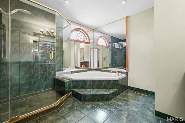 9456 Arban Drive, St Louis, MO 63126