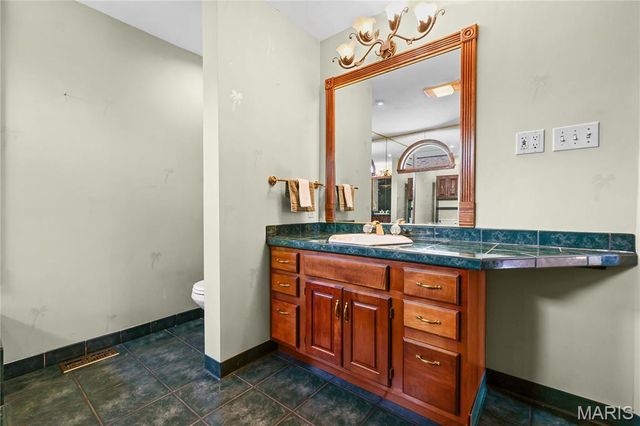 9456 Arban Drive, St Louis, MO 63126