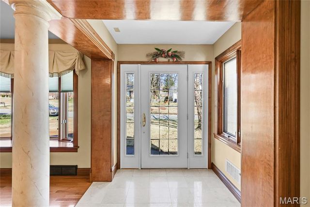 9456 Arban Drive, St Louis, MO 63126