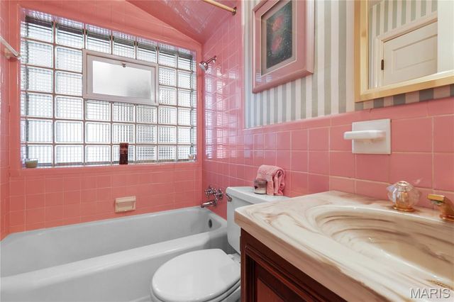 9456 Arban Drive, St Louis, MO 63126