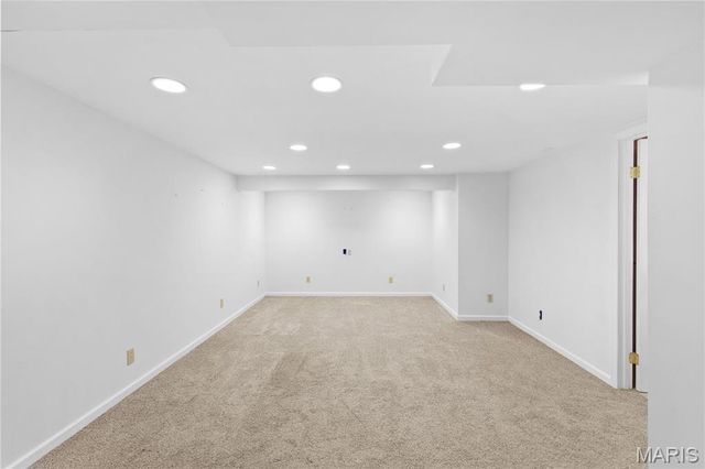 9456 Arban Drive, St Louis, MO 63126