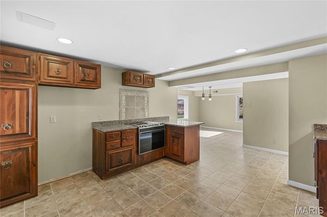 9456 Arban Drive, St Louis, MO 63126