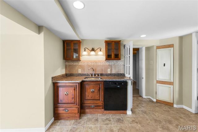 9456 Arban Drive, St Louis, MO 63126