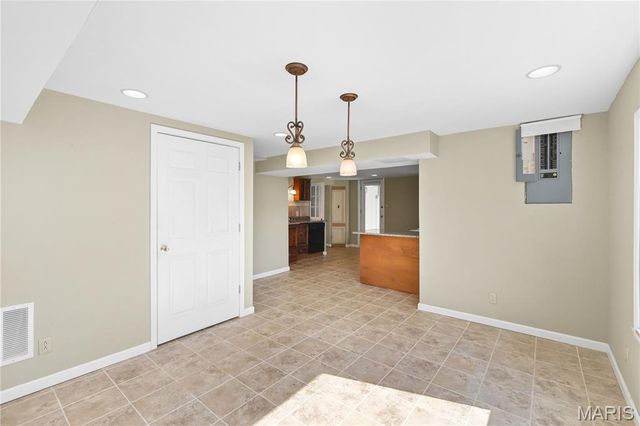 9456 Arban Drive, St Louis, MO 63126