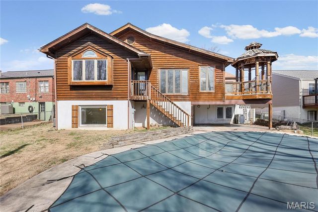 9456 Arban Drive, St Louis, MO 63126