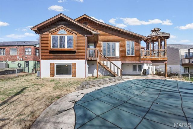 9456 Arban Drive, St Louis, MO 63126