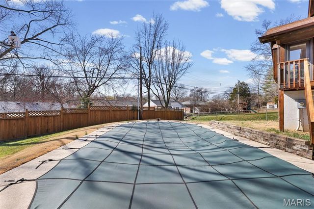 9456 Arban Drive, St Louis, MO 63126