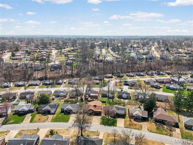 9456 Arban Drive, St Louis, MO 63126