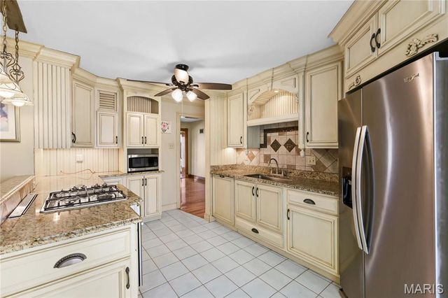 9456 Arban Drive, St Louis, MO 63126