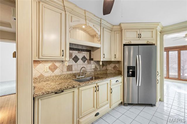 9456 Arban Drive, St Louis, MO 63126