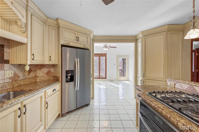 9456 Arban Drive, St Louis, MO 63126