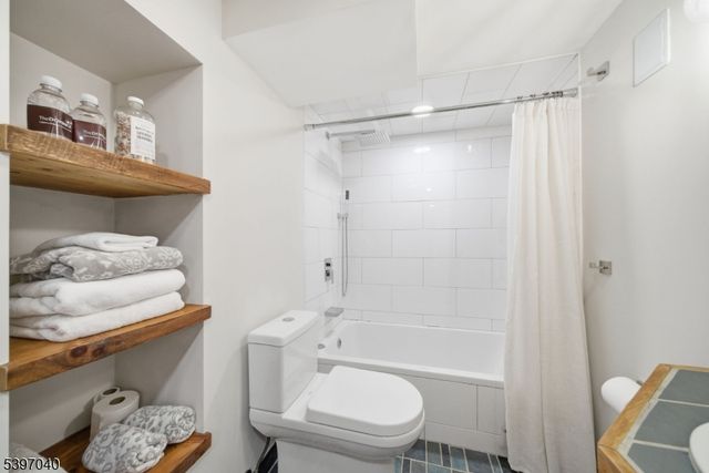 423 Essex Ave, Boonton Town, NJ 07005