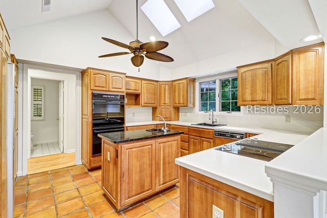 5 Narragansett Ln, Hilton Head Island, SC 29928