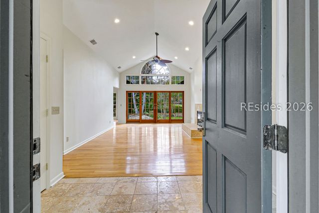 5 Narragansett Ln, Hilton Head Island, SC 29928