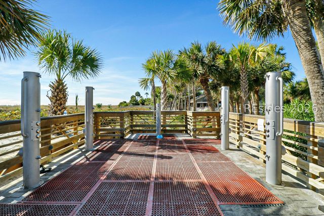 5 Narragansett Ln, Hilton Head Island, SC 29928