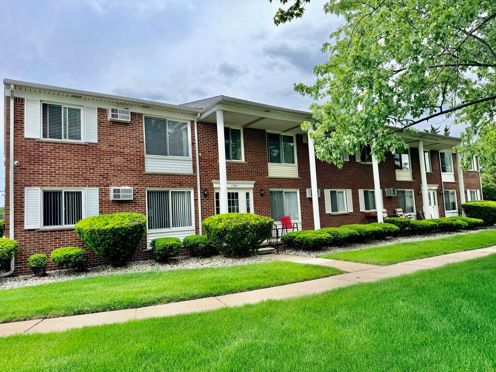 1701 Charlton Road, Trenton, MI 48183