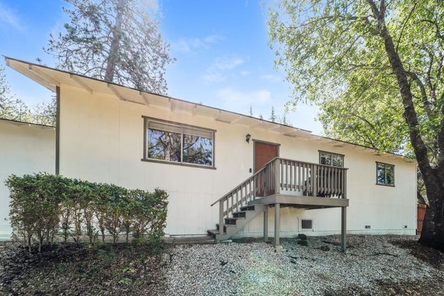 17520 Anona Ct, Grass Valley, CA 95949