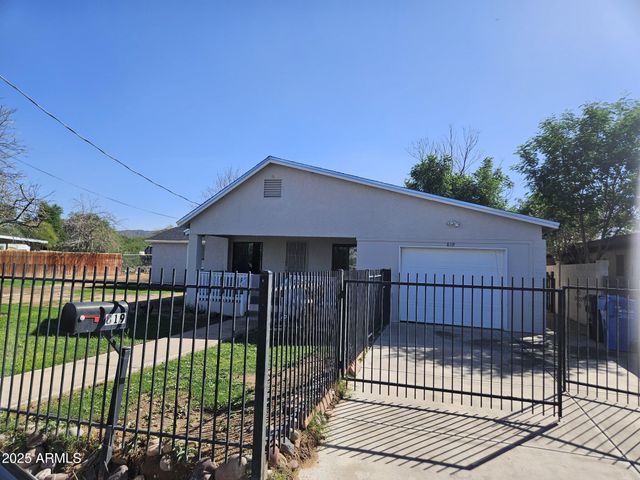 819 E APOLLO Road, Phoenix, AZ 85042