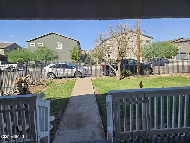 819 E APOLLO Road, Phoenix, AZ 85042