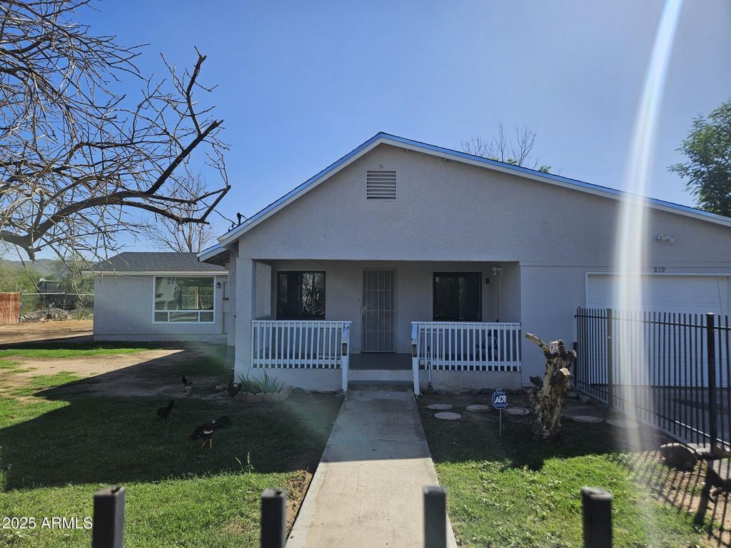 819 E APOLLO Road, Phoenix, AZ 85042