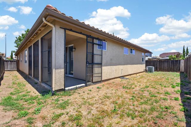 2230 Middlebury Way, Stockton, CA 95212