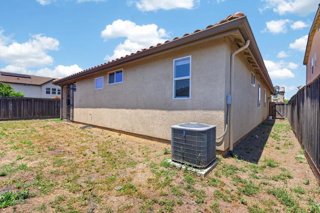 2230 Middlebury Way, Stockton, CA 95212