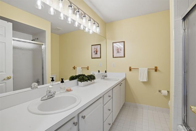 13982 Pleasant View Court, Plymouth Charter Township, MI 48170