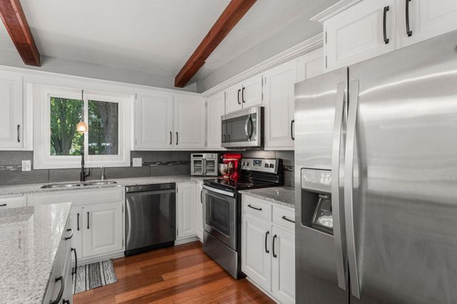 1010 Ferndale Street N, Maplewood, MN 55119