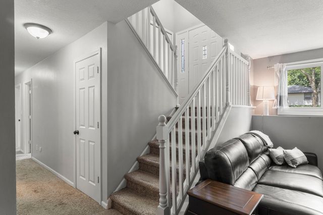 1010 Ferndale Street N, Maplewood, MN 55119