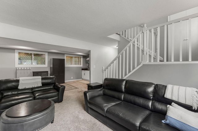 1010 Ferndale Street N, Maplewood, MN 55119