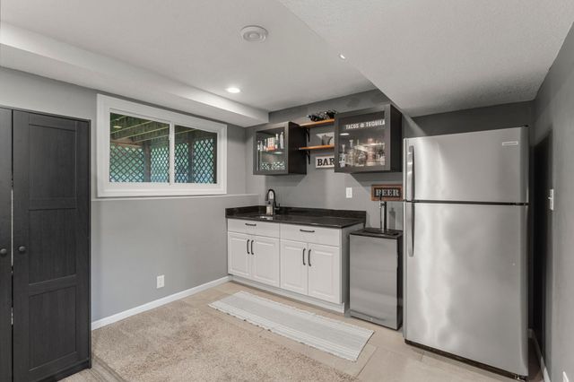 1010 Ferndale Street N, Maplewood, MN 55119