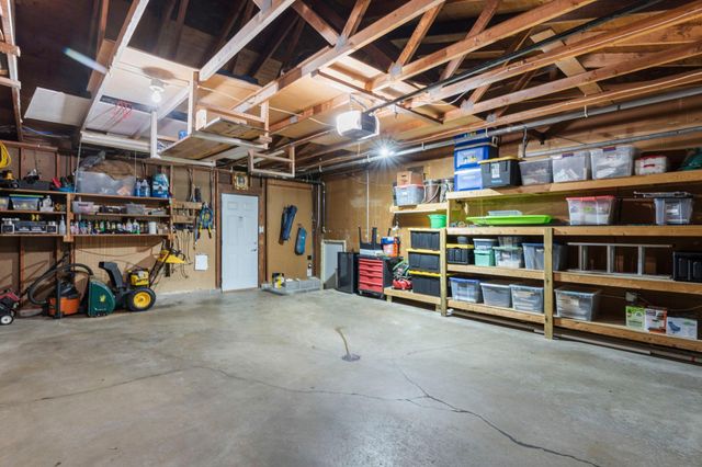 1010 Ferndale Street N, Maplewood, MN 55119