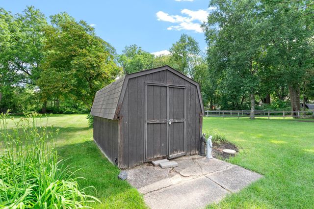 1010 Ferndale Street N, Maplewood, MN 55119